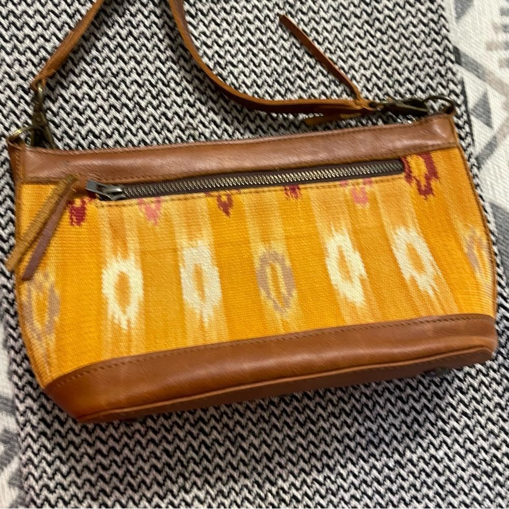 Nena and Co. Nenita Crossbody Bag - Picture 3 of 10